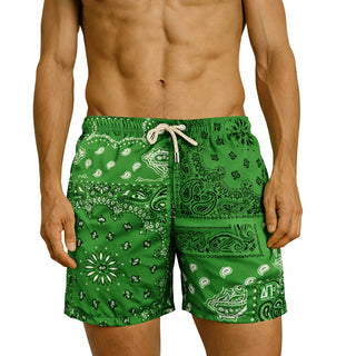 Costume mare uomo a pantaloncino AM2. Leggero, asciuga rapido e veste comodo. Stile italiano per vivere l’estate dentro e fuori dall’acqua.