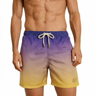 Costume mare uomo a pantaloncino AM2. Leggero, asciuga rapido e veste comodo. Stile italiano per vivere l’estate dentro e fuori dall’acqua.