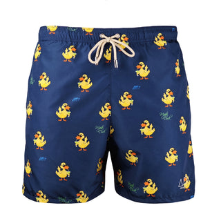 Costume mare uomo a pantaloncino AM2. Leggero, asciuga rapido e veste comodo. Stile italiano per vivere l’estate dentro e fuori dall’acqua.