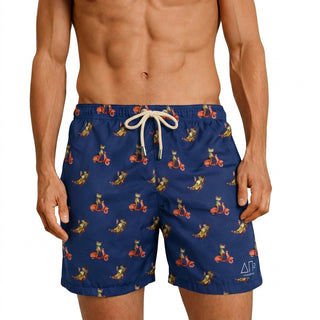 Costume mare uomo a pantaloncino AM2. Leggero, asciuga rapido e veste comodo. Stile italiano per vivere l’estate dentro e fuori dall’acqua.