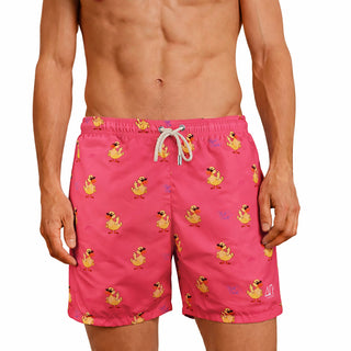 Costume mare uomo a pantaloncino AM2. Leggero, asciuga rapido e veste comodo. Stile italiano per vivere l’estate dentro e fuori dall’acqua.