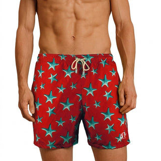 Costume mare uomo a pantaloncino AM2. Leggero, asciuga rapido e veste comodo. Stile italiano per vivere l’estate dentro e fuori dall’acqua.